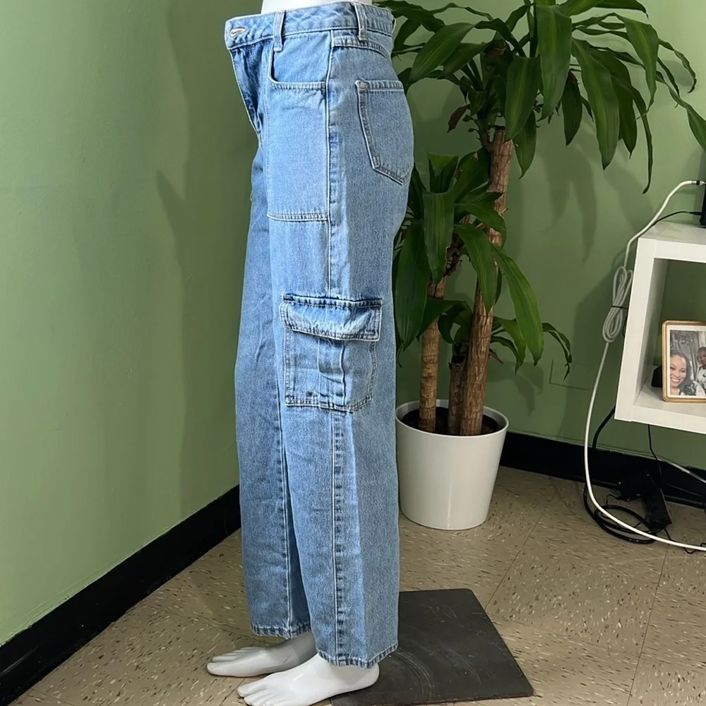Forever 21 Blue Straight Leg Jeans Classic Style